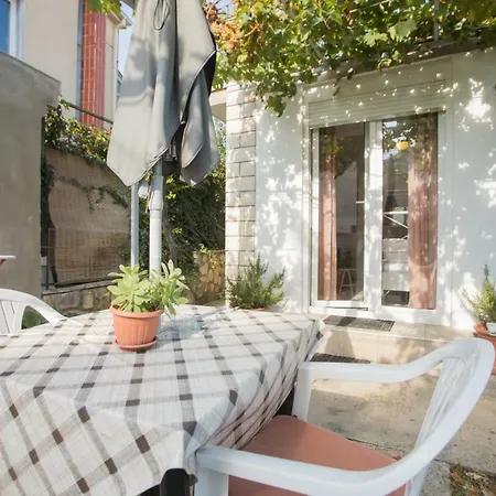 Ana Apartman *