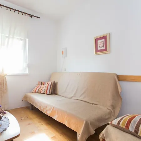 Apartment Ana *